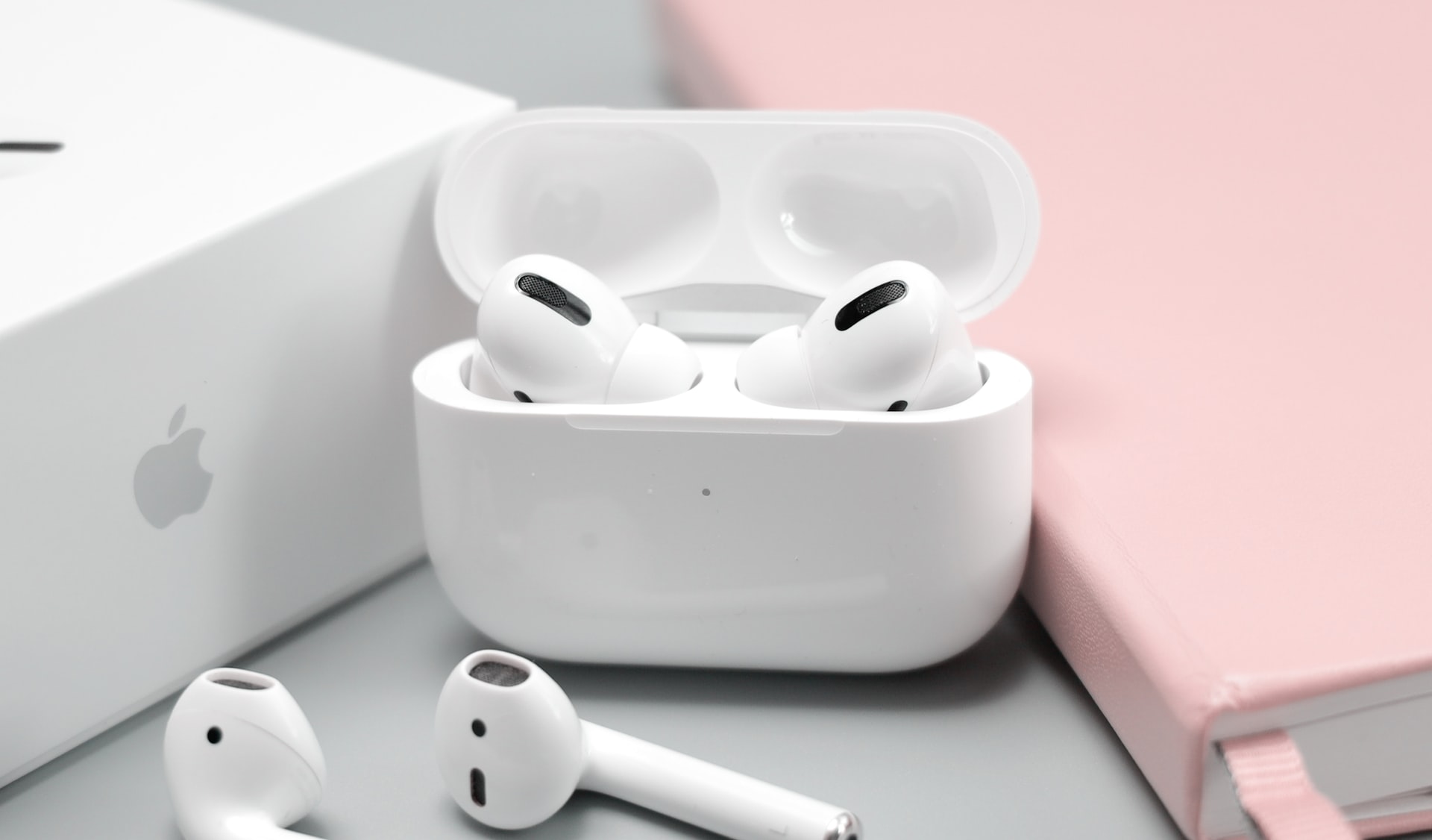 airpods pro a airpods 페이스북 언스플래쉬 AirPods Pro a AirPods 1세대