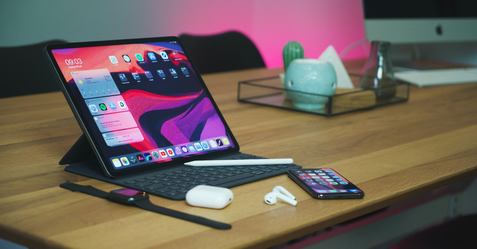 ipados a apple watch a iphone Unsplash ipados a apple watch a iphone Unsplash