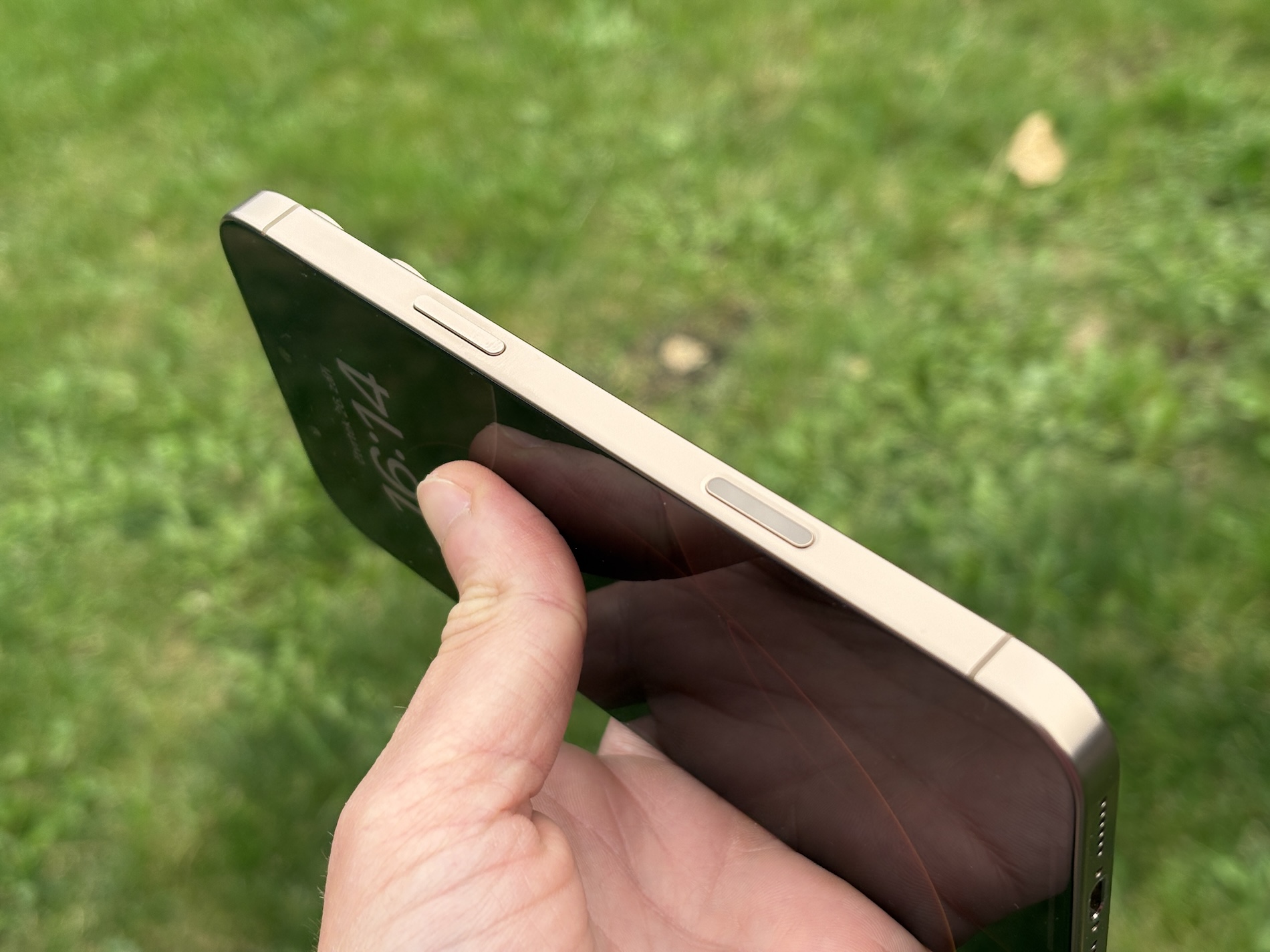 iPhone 16 Pro Max 107 iPhone 16 Pro Max 107